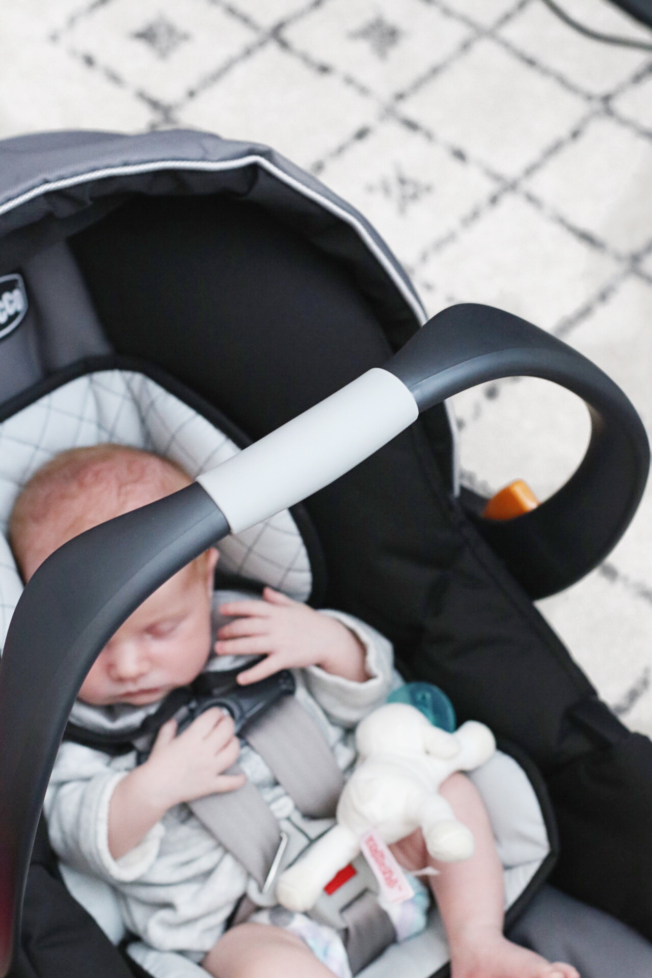 Chicco KeyFit 30 Infant Car Seat Review: The Lightest Infant Car ...